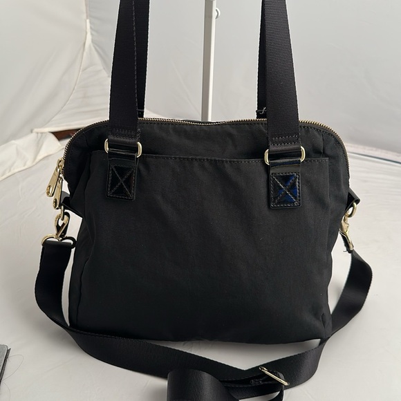 Kipling Dolan black nylon convertible crossbody handbag with patent leather trim - Picture 4 of 13